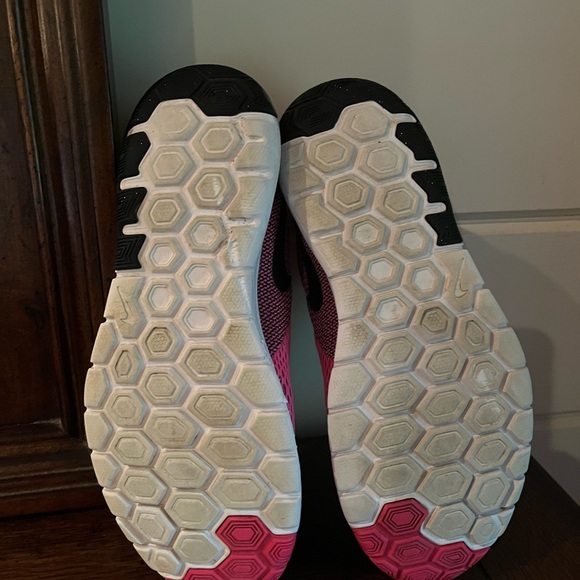 Nike Women's Flex Experience RN 5
844729-600 Pink Running Shoes - Picture 5 of 9